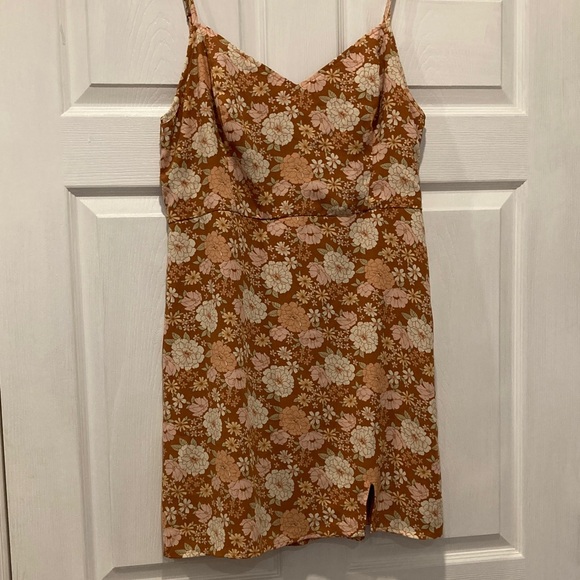 Hollister Dresses & Skirts - Hollister Brown Floral Mini Dress